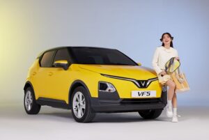 Cập Nhật Giá Xe Ô tô VinFast mới nhất tháng 04/2025 8 Cập Nhật Giá Xe Ô tô VinFast mới nhất tháng 04/2025 VinFast bo sung them dien mao moi cho dong xe dien VF 5 a3 1719816691 75 width740height495 Cập Nhật Giá Xe Ô tô VinFast mới nhất tháng 04/2025